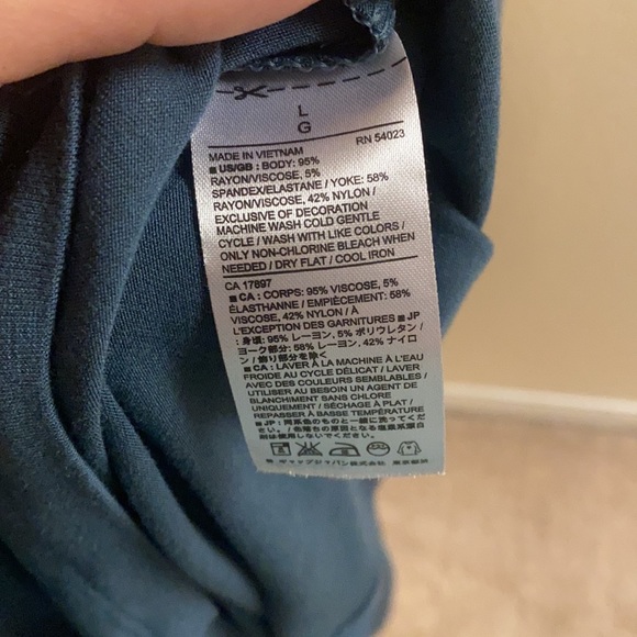 NEW! Banana Republic long sleeve shirt with lace top. - Picture 4 of 4